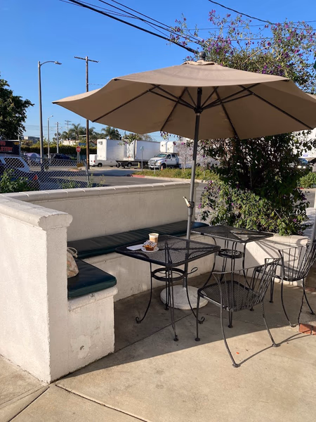 Neli's Restaurant and Catering