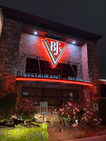 BJ's Restaurant & Brewhouse - Image 1