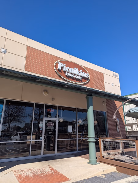 Picnikins Patio Cafe